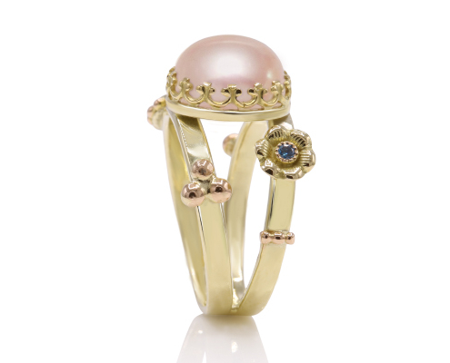 handgemaakte bijzondere gouden ring met parel en diamanten