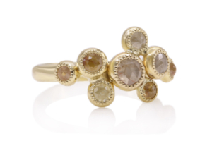 handgemaakte speciale gouden ring met ice diamanten