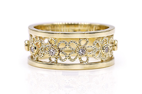 RG-9191-Gouden-ring-met-opengewerkte-bloemetjes-met-diamantjes-overview