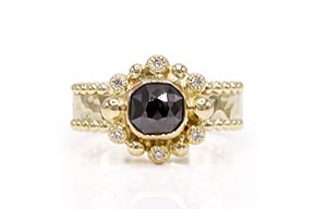 RG-9208-Gouden-ring-met-een-roosgelsepen-zwarte-diamant-en-briljant-geslepen-witte-diamant-overview