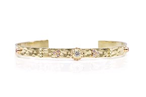 AB-1038-Armband-gemaakt-van-van-geel–en-roodgoud-met-diamant-ovrview