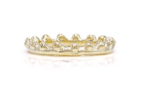 LLR-10298-Organische-gouden-ring-met-structuur-overview