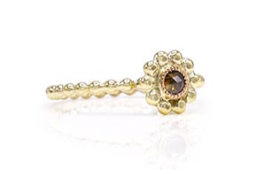_LLR-10303-Gouden-bolletjes-ring-met-roosgelsepen-bruine-diamant-overview