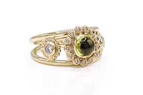 RG-9219-Gouden-ring-met-peridot-en-diamanten-overview