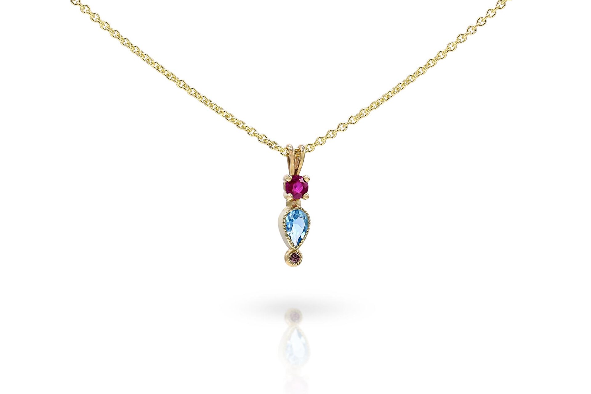 HS-3400-Gouden-hanger-met-druppelvormige-topaas-met-daarbij-een-zacht-roze-diamant-en-roze-robijn-dekstop