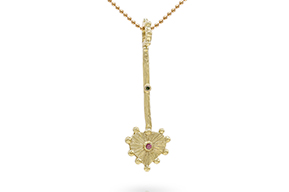 HS-3404-Gouden-hanger-met-roze-en-groene-diamant-overview